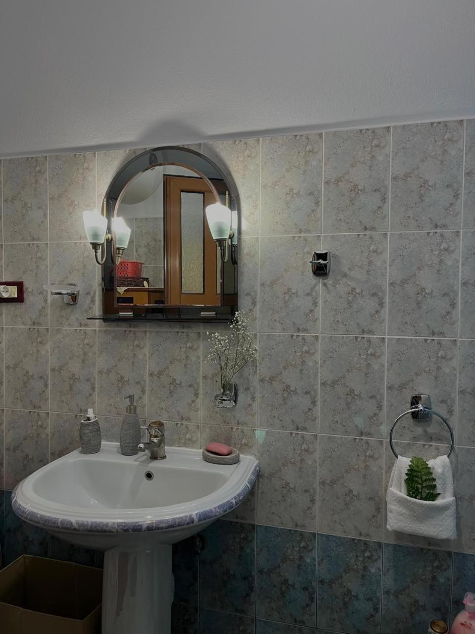 Andria'S Apartment Gjirokaster Luaran gambar